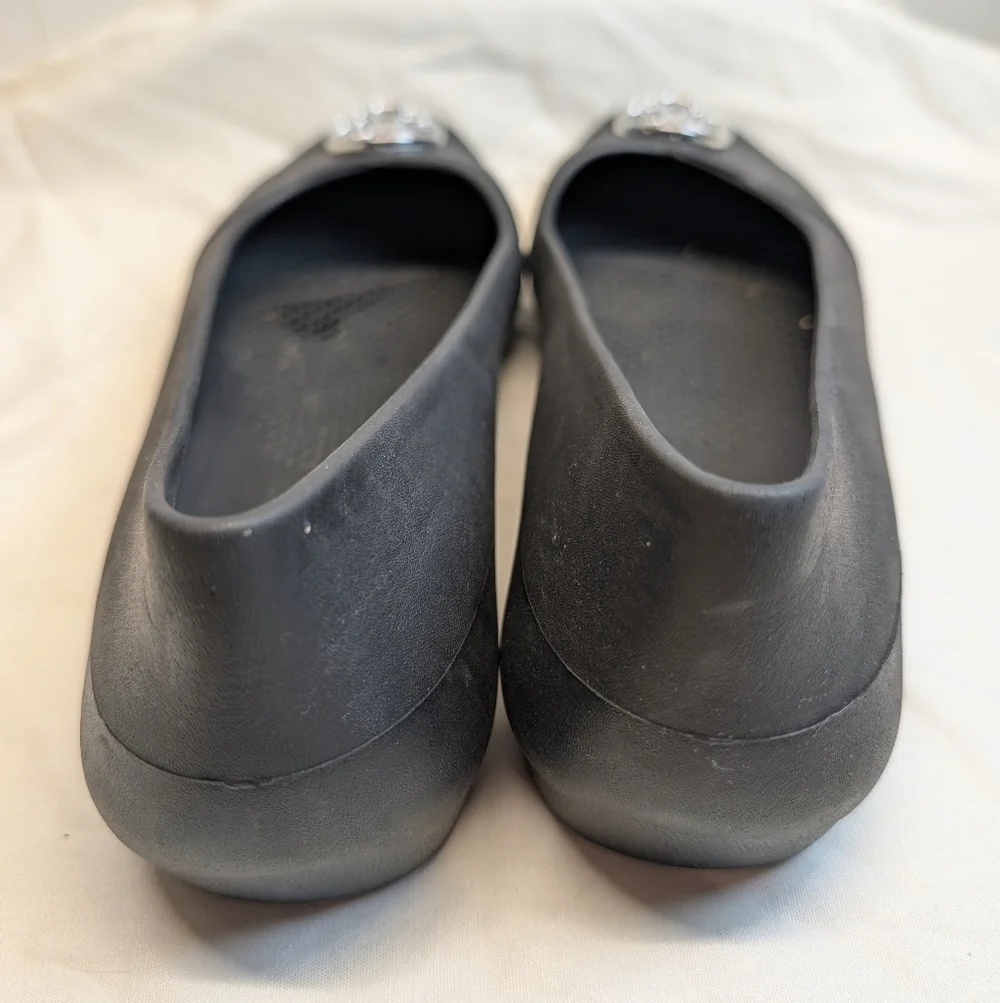 Crocs Gianna Disc Black Silver Ballet Slip On Comfort Flats Women’s size 8 NWOT